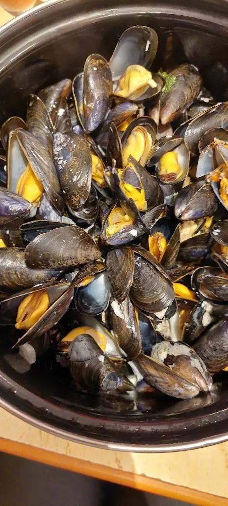 Moules Frites À la Normande